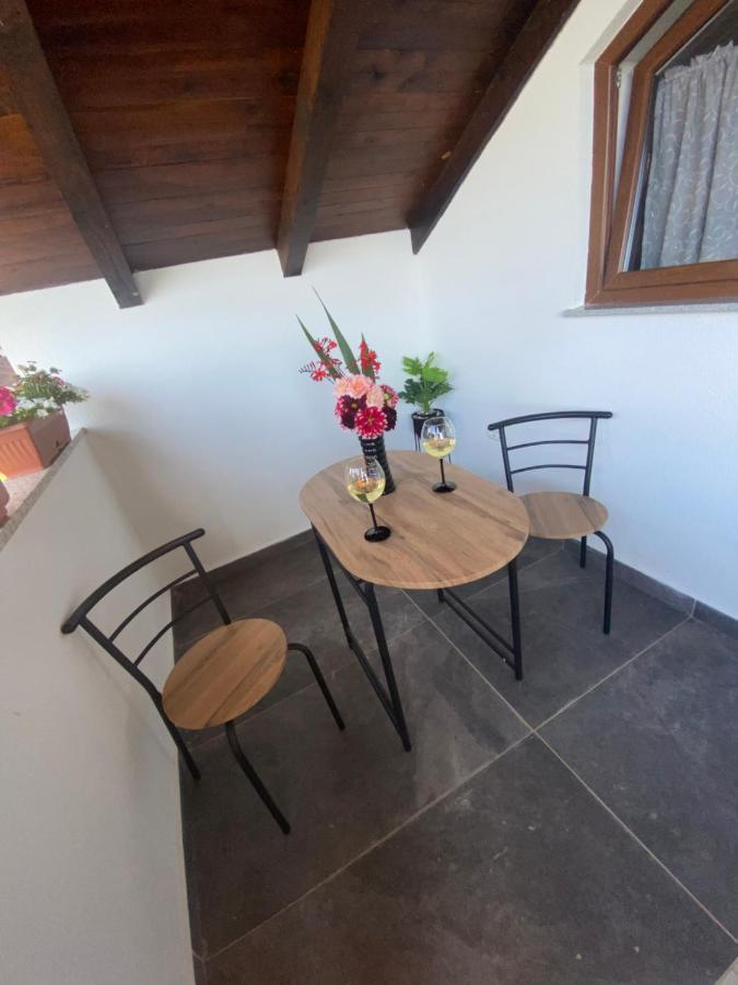 Apartman Filip Udbina エクステリア 写真